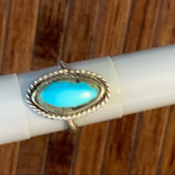 Vintage Turquoise Ring - Picture 5 of 8